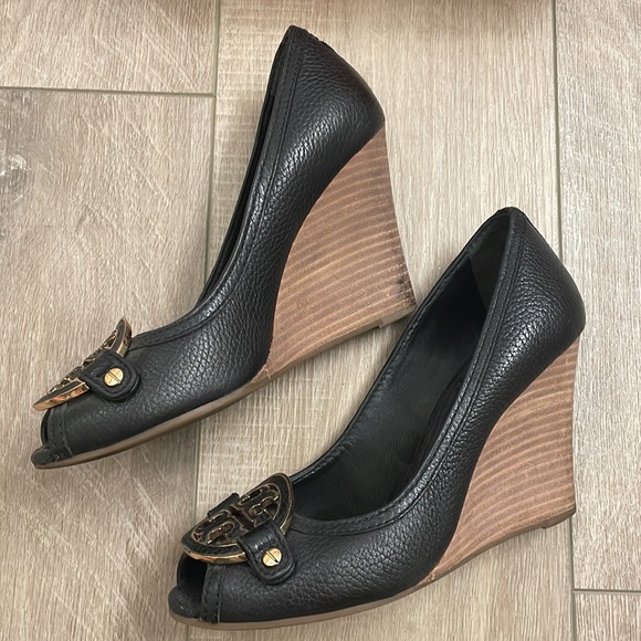 Tory Burch Amanda Open Toe Wedge - Picture 2 of 6